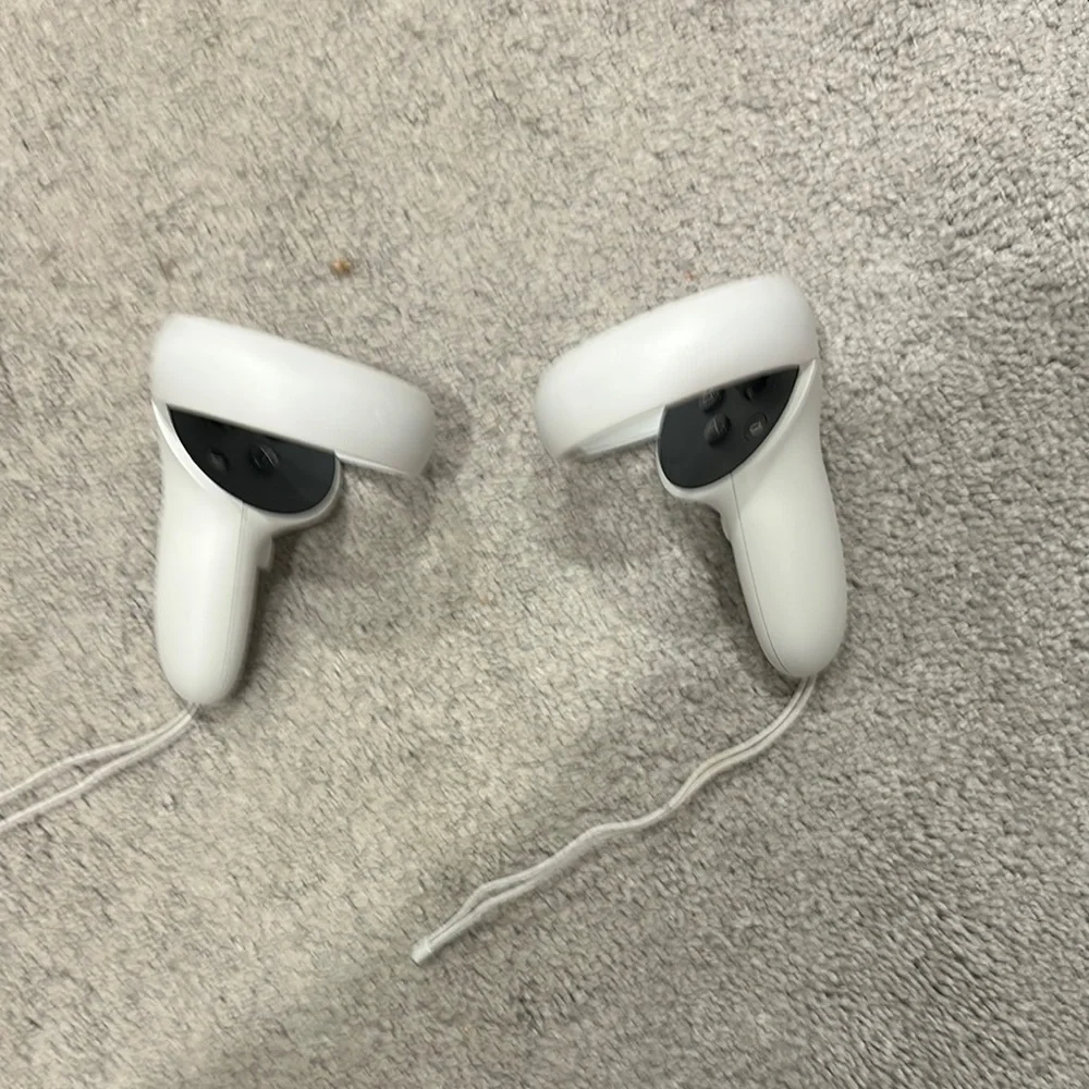 White VR Headset